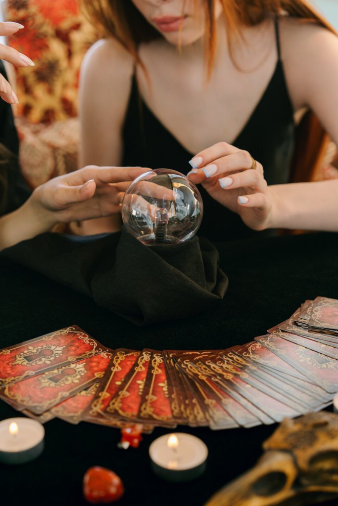 Want A Fortune Teller UK To Clear Your Aura?